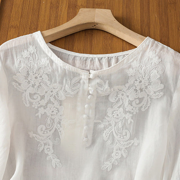 Buddha Stones Camicia da donna in cotone con maniche a tre quarti, scollo rotondo e bottoni ricamati a fiori - image 11