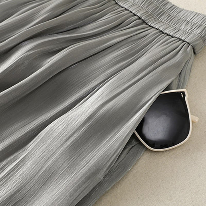 Pantaloni larghi da donna con elastico in vita, modello plissettato grigio chiaro, con tasche e motivo Buddha Stones - image 10