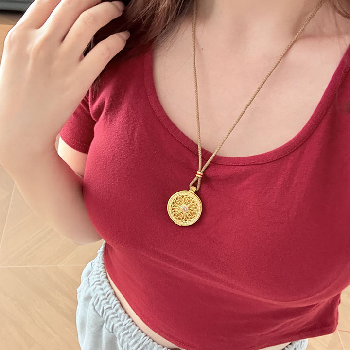 Collana con ciondolo apribile in rame placcato oro con Buddha Stones Om Mani Padme Hum, simbolo della ricchezza - image 4