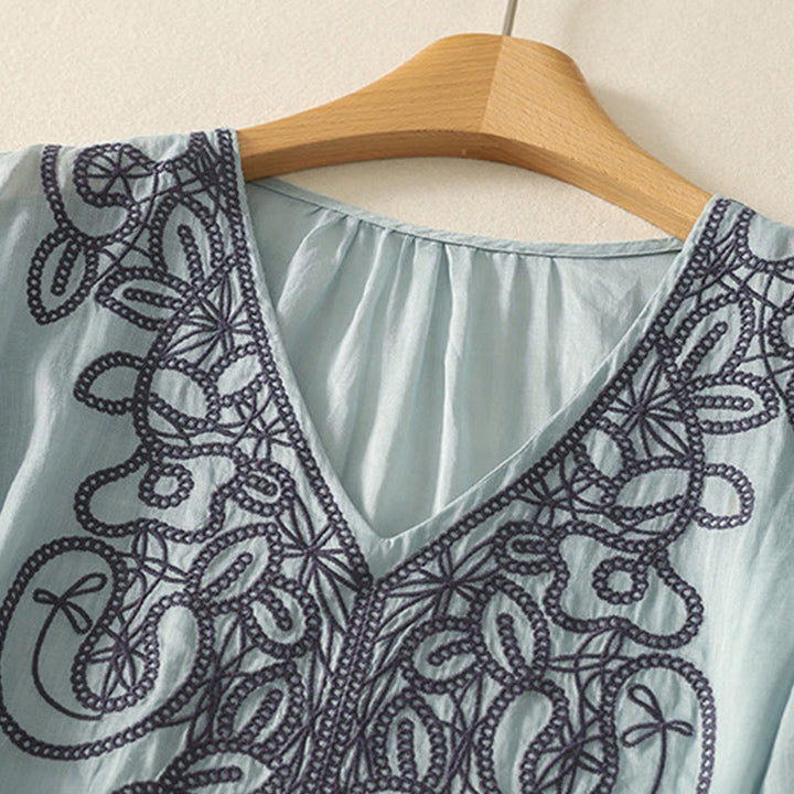 Maglietta casual da donna in cotone e lino con scollo a V e maniche corte, ricamata con Buddha Stones - image 9