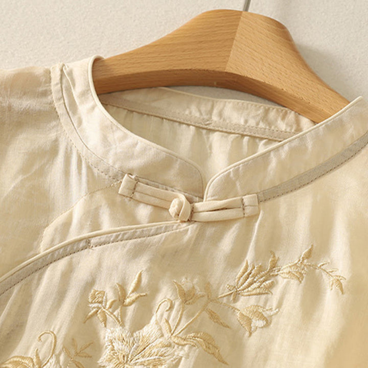 Camicia da donna in cotone con maniche corte, collo alla coreana, bottoni a rana e ricamo Buddha Stones - image 3