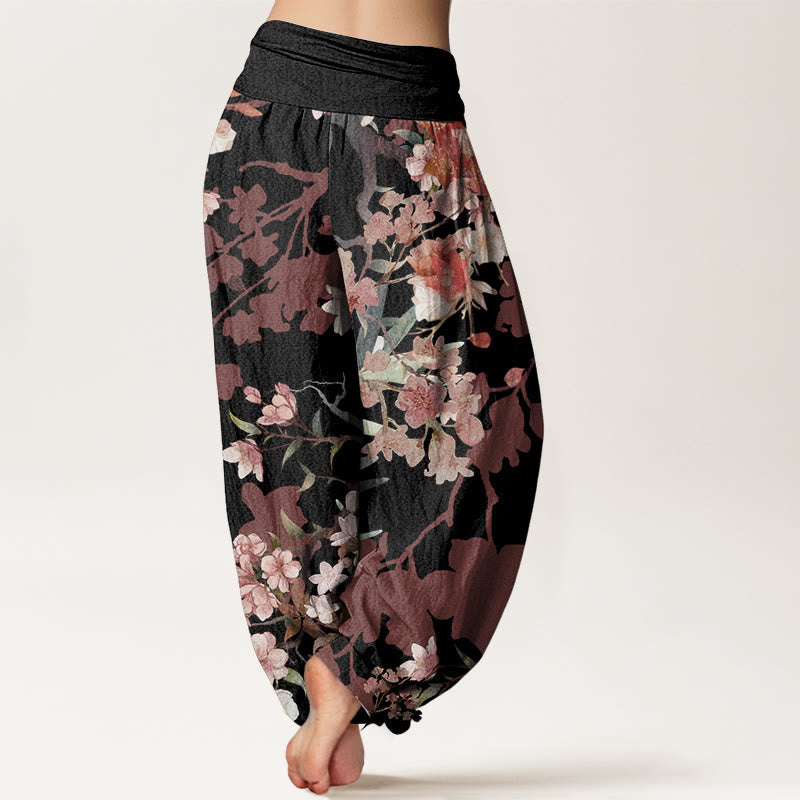 Pantaloni harem da donna con elastico in vita, in puro cotone, Buddha Stones, fiori rossi e rosa in fiore e rami rigogliosi