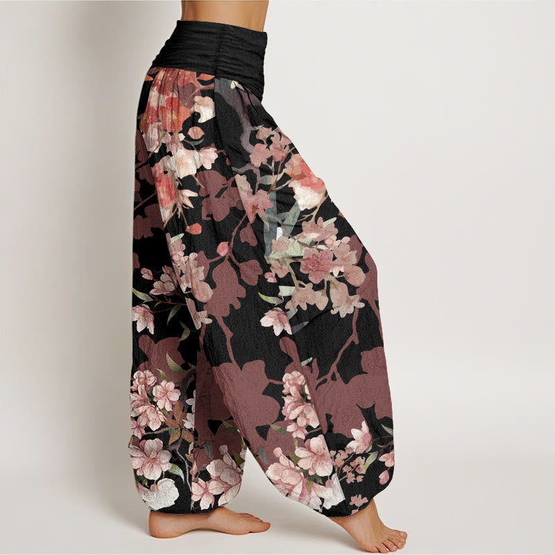 Pantaloni harem da donna con elastico in vita, in puro cotone, Buddha Stones, fiori rossi e rosa in fiore e rami rigogliosi