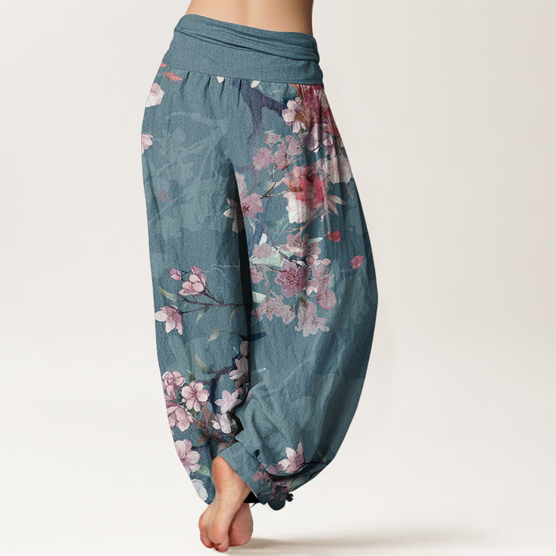 Pantaloni harem da donna con elastico in vita, in puro cotone, Buddha Stones, fiori rossi e rosa in fiore e rami rigogliosi