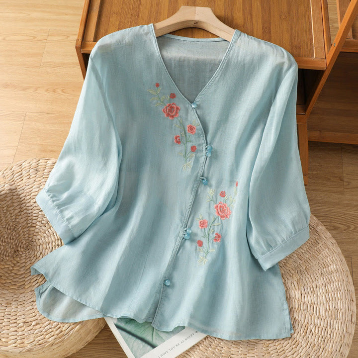 Maglietta da donna in cotone con scollo a V e fiori ricamati con Buddha Stones - AzzurroCielo Chiaro - US12, UK/AU16, EU44 (2XL) - image 4