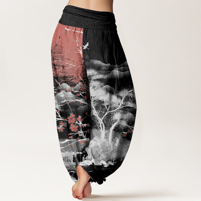 Pantaloni harem da donna con elastico in vita, modello Buddha Stones, in puro cotone, casual, con motivo a fiori di prugna rossi e montagne.