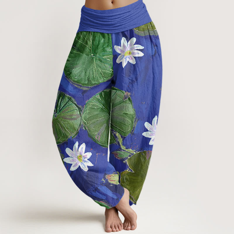 Pantaloni harem da donna in cotone casual con foglie di loto verdi e fiori bianchi, motivo Buddha Stones - Ardesia Blu - US22, UK/AU26, EU54 (6XL) - image 0