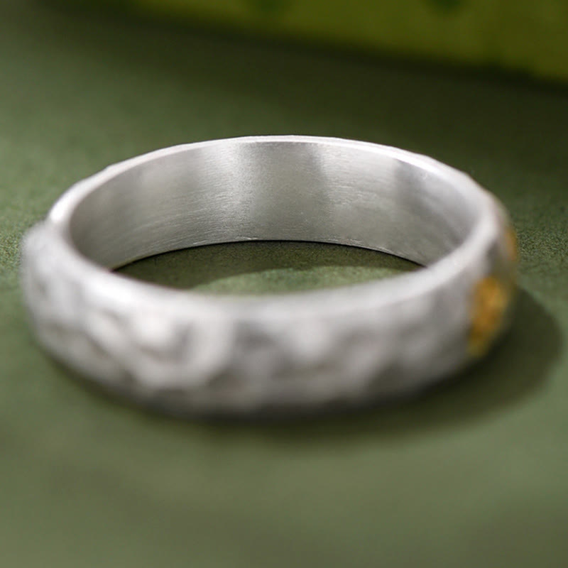 Anello della ricchezza in argento placcato rame con motivo a martello Buddha Stones Om Mani Padme Hum - image 10