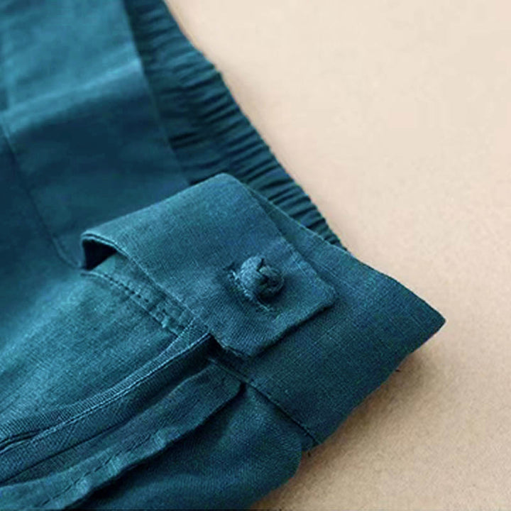 Pantaloni capri da donna a gamba larga con un bottone e tasche, tinta unita, con stampa Buddha Stones . - image 27