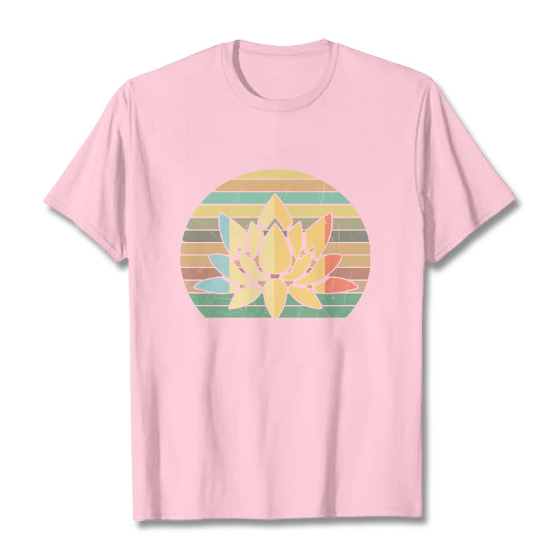 Maglietta casual in cotone con motivo a fiori di loto e sfondo a righe retrò Buddha Stones - Rosa chiaro - 2XL - image 13