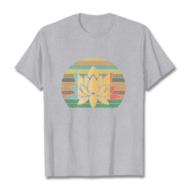 Maglietta casual in cotone con motivo a fiori di loto e sfondo a righe retrò Buddha Stones - Grigio chiaro - 2XL - image 20