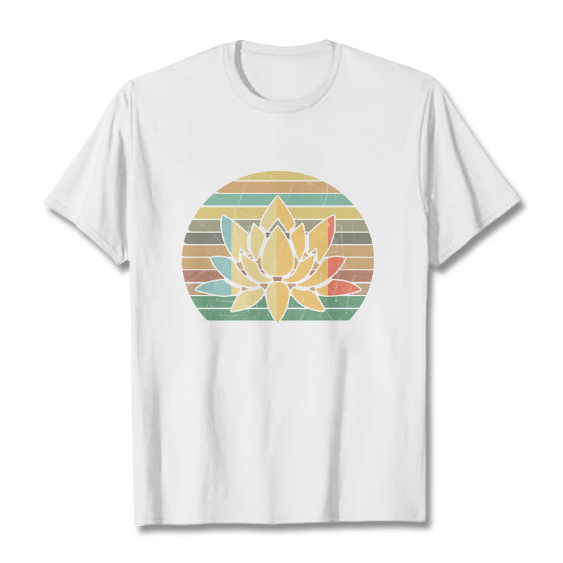 Maglietta casual in cotone con motivo a fiori di loto e sfondo a righe retrò Buddha Stones - Bianco - 2XL - image 6