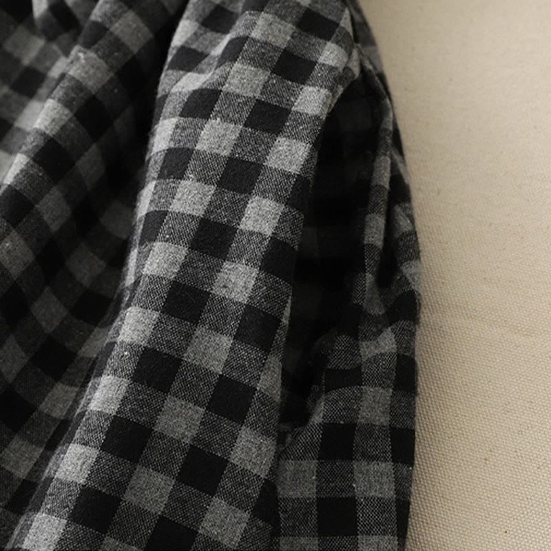 Abito midi in lino e cotone a maniche lunghe con tasche, motivo a quadri con revers e lacci neri Buddha Stones - image 7