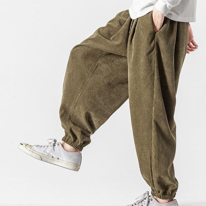 Pantaloni alla caviglia in velluto a coste con coulisse e tasche, casual e colorati, da uomo, modello Buddha Stones - image 25