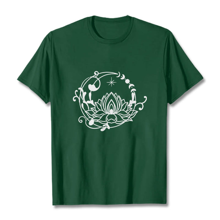 Maglietta in cotone con motivo a Buddha Stones, design semplice, fiore di loto, luna e viticci fluenti - Verde foresta - 2XL - image 11