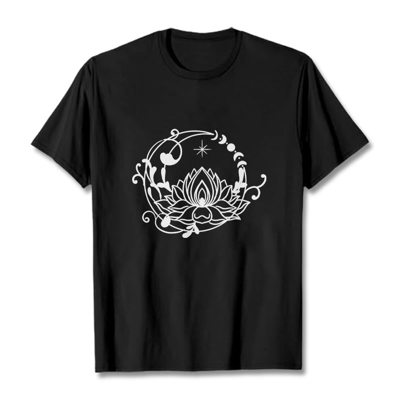 Maglietta in cotone con motivo a Buddha Stones, design semplice, fiore di loto, luna e viticci fluenti - Nero - 2XL - image 5