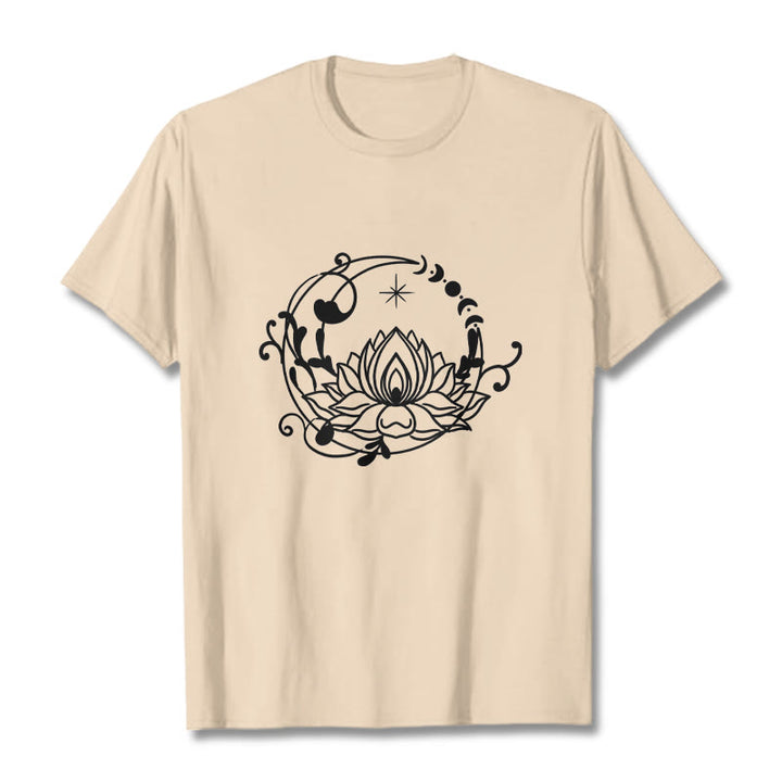 Maglietta in cotone con motivo a Buddha Stones, design semplice, fiore di loto, luna e viticci fluenti - Biscotto - 2XL - image 9