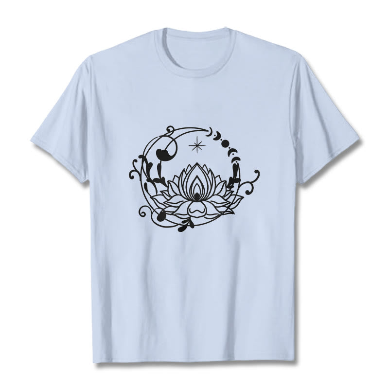 Maglietta in cotone con motivo a Buddha Stones, design semplice, fiore di loto, luna e viticci fluenti - Ciano chiaro - 2XL - image 19