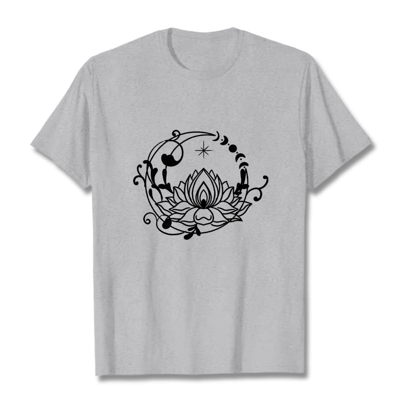 Maglietta in cotone con motivo a Buddha Stones, design semplice, fiore di loto, luna e viticci fluenti - Grigio chiaro - 2XL - image 20