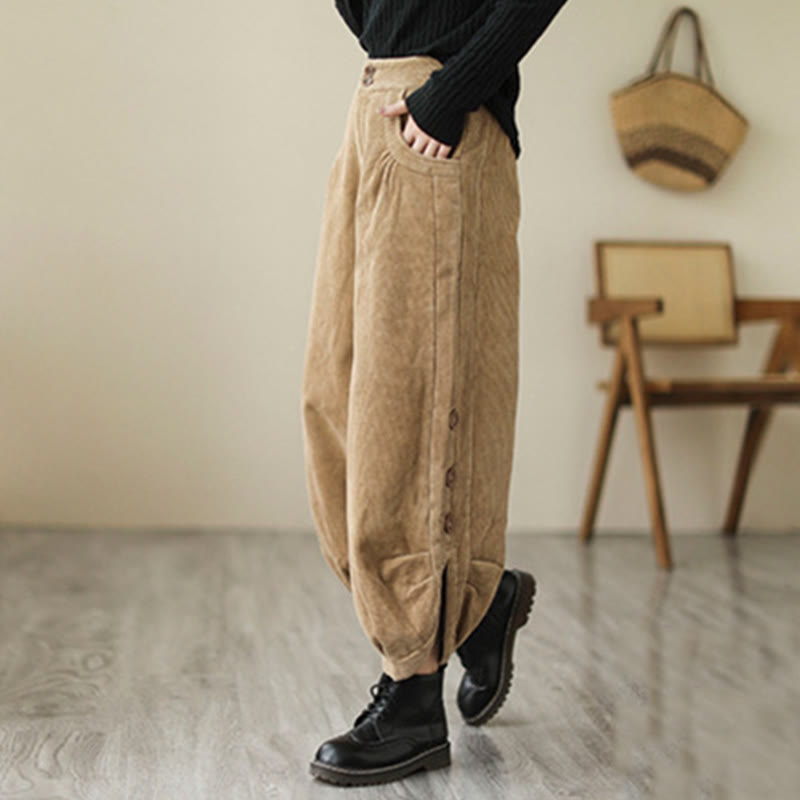 Pantaloni da donna in velluto a coste con tasche e bottoni decorativi, modello casual con Buddha Stones e apertura sulla gamba. - image 1