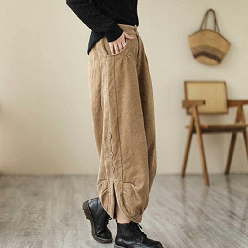 Pantaloni da donna in velluto a coste con tasche e bottoni decorativi, modello casual con Buddha Stones e apertura sulla gamba. - image 3