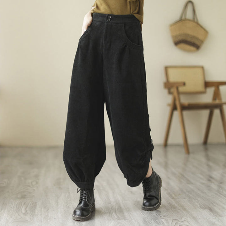 Pantaloni da donna in velluto a coste con tasche e bottoni decorativi, modello casual con Buddha Stones e apertura sulla gamba. - image 11