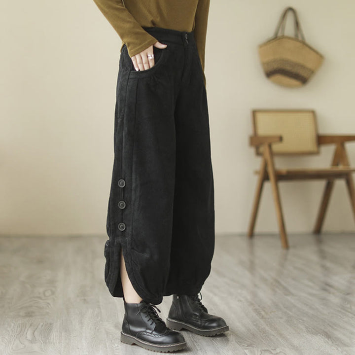 Pantaloni da donna in velluto a coste con tasche e bottoni decorativi, modello casual con Buddha Stones e apertura sulla gamba. - image 9