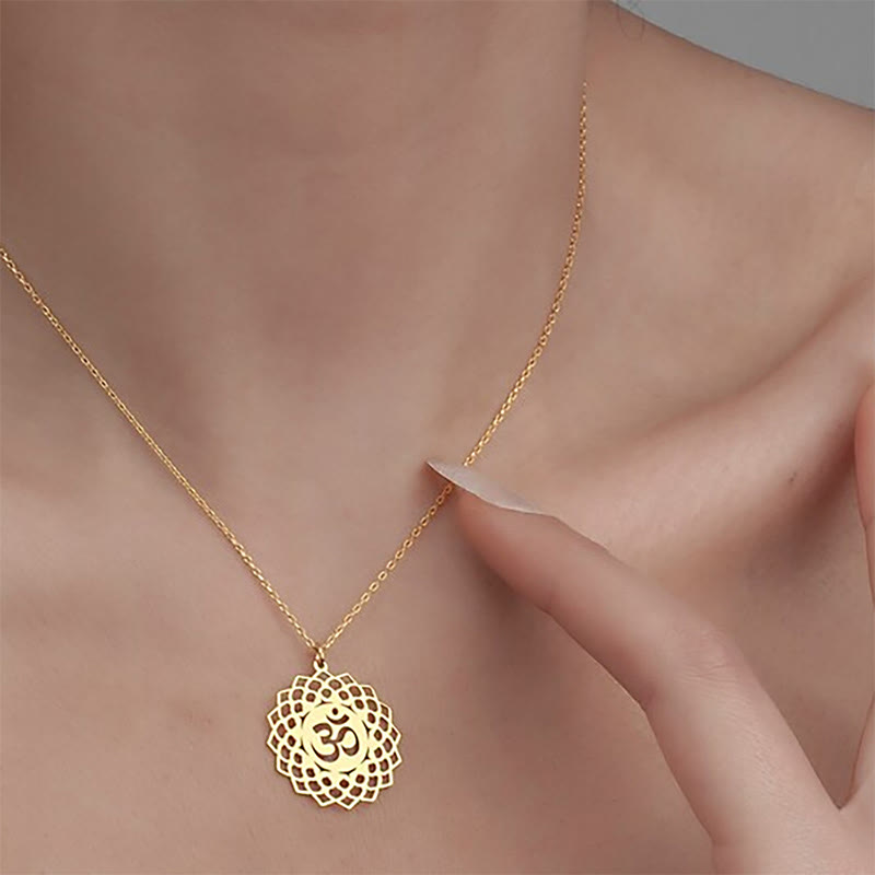 Collana con ciondolo in acciaio inossidabile con simbolo Om Buddha Stones, motivo: loto cavo - image 4