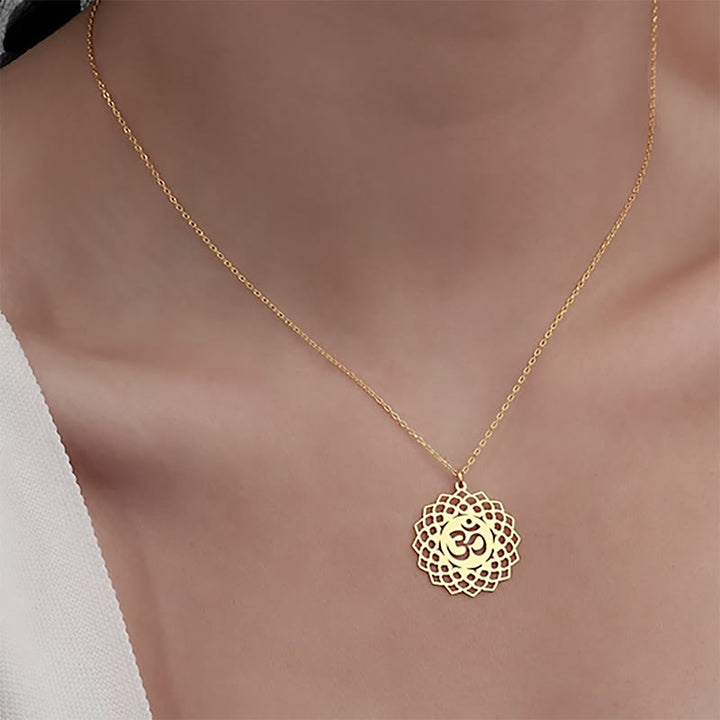 Collana con ciondolo in acciaio inossidabile con simbolo Om Buddha Stones, motivo: loto cavo - image 5