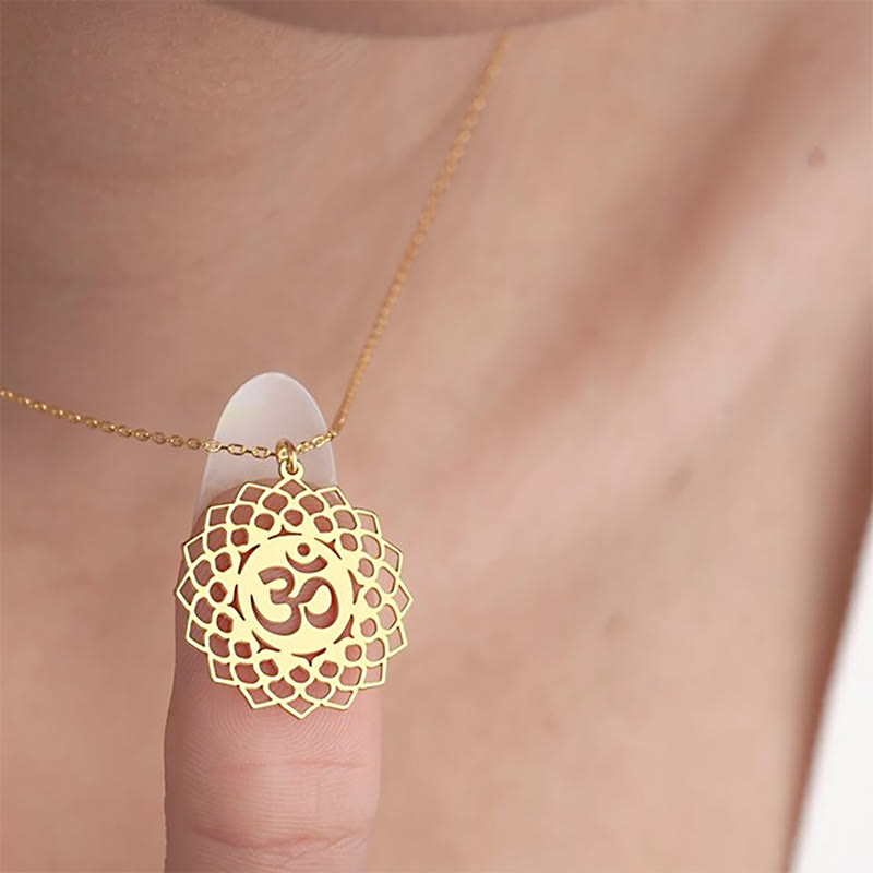 Collana con ciondolo in acciaio inossidabile con simbolo Om Buddha Stones, motivo: loto cavo - image 2