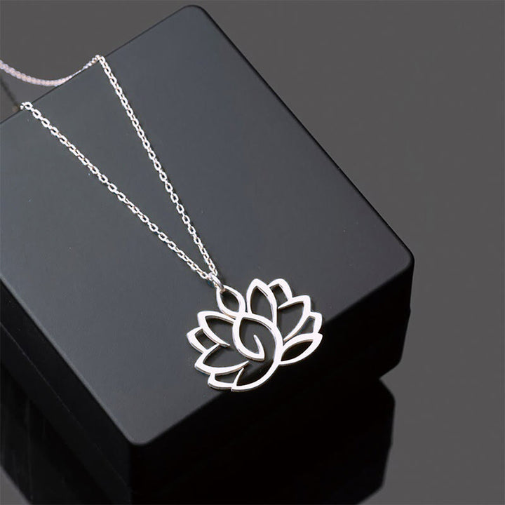 Collana con ciondolo dell'illuminazione in acciaio inossidabile con design a forma di loto cavo Buddha Stones - Argento - image 1