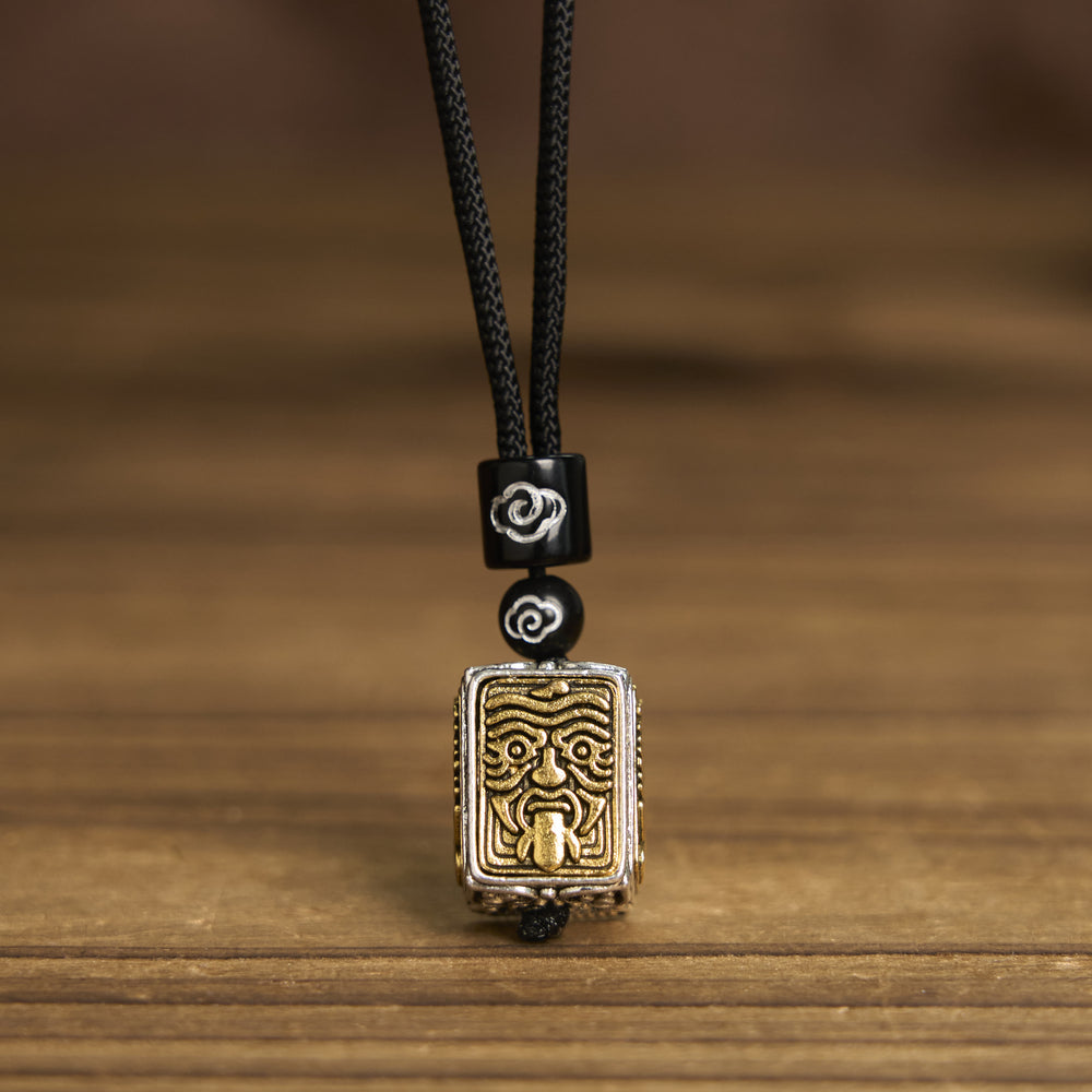 Collana con ciondolo quadrato in corda di protezione della dea della ricchezza, Buddha Stones Zakiram - image 1