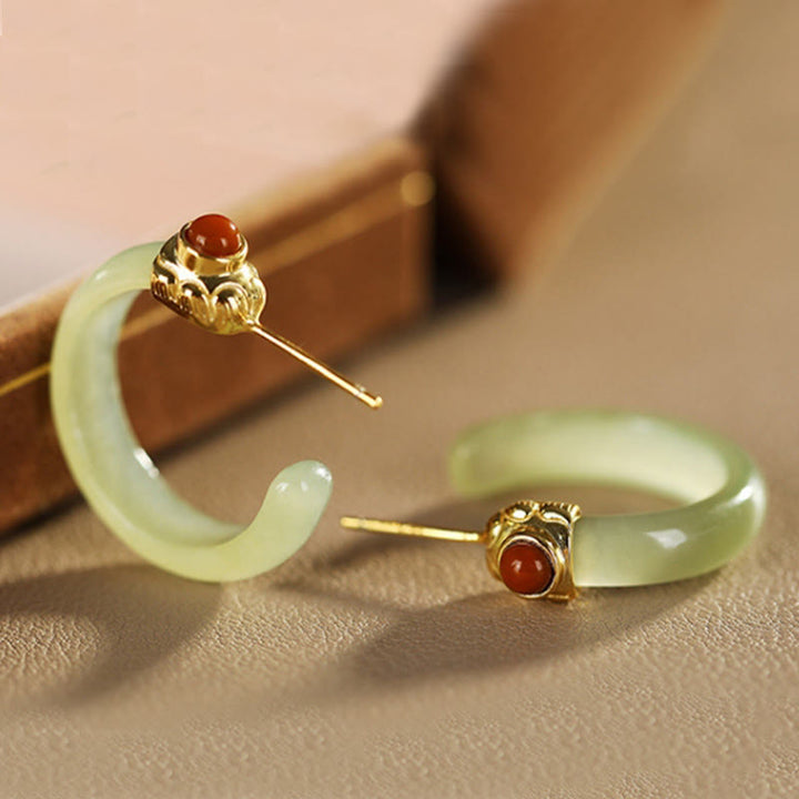 Buddha Stones Orecchini curvi in ​​argento sterling 925 con giada Hetian e motivo Prosperity - image 3