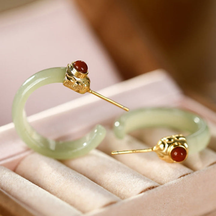 Buddha Stones Orecchini curvi in ​​argento sterling 925 con giada Hetian e motivo Prosperity - image 6