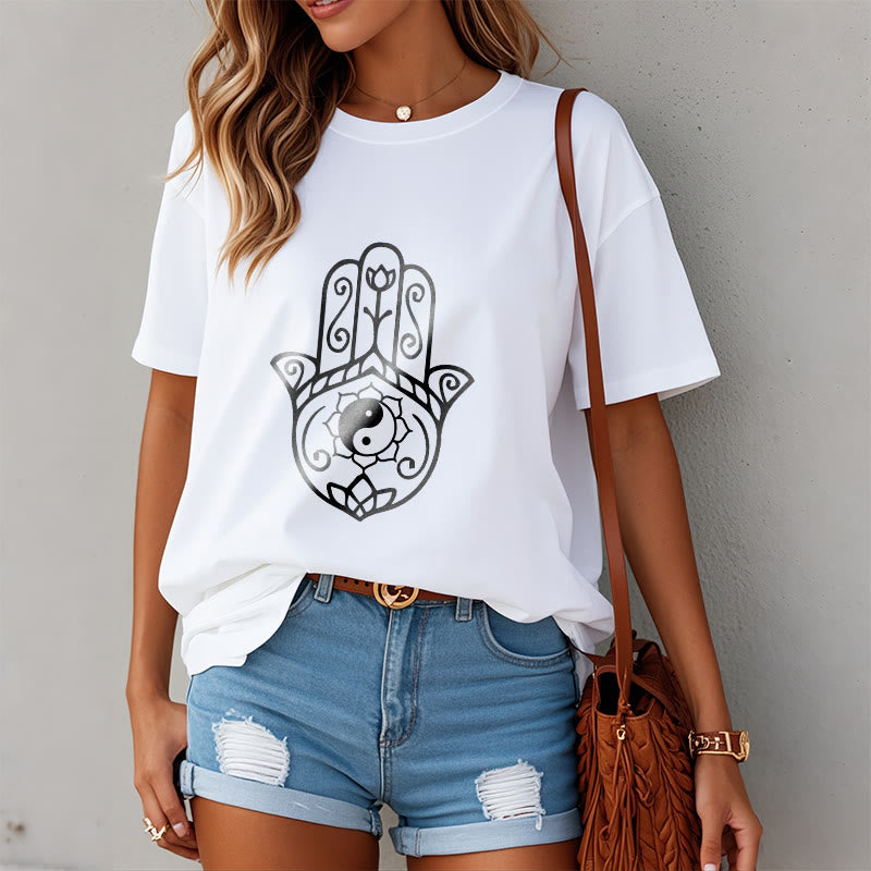 Maglietta in cotone con motivo Yin Yang e mano di Hamsa con Buddha Stones - image 10
