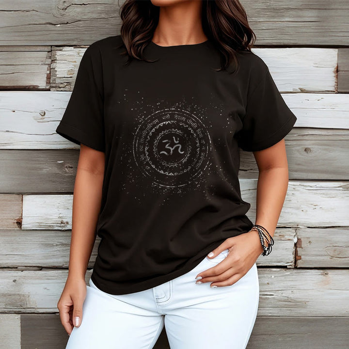 Maglietta in cotone con motivo mandala con Buddha Stones e simbolo Om e mantra - image 8