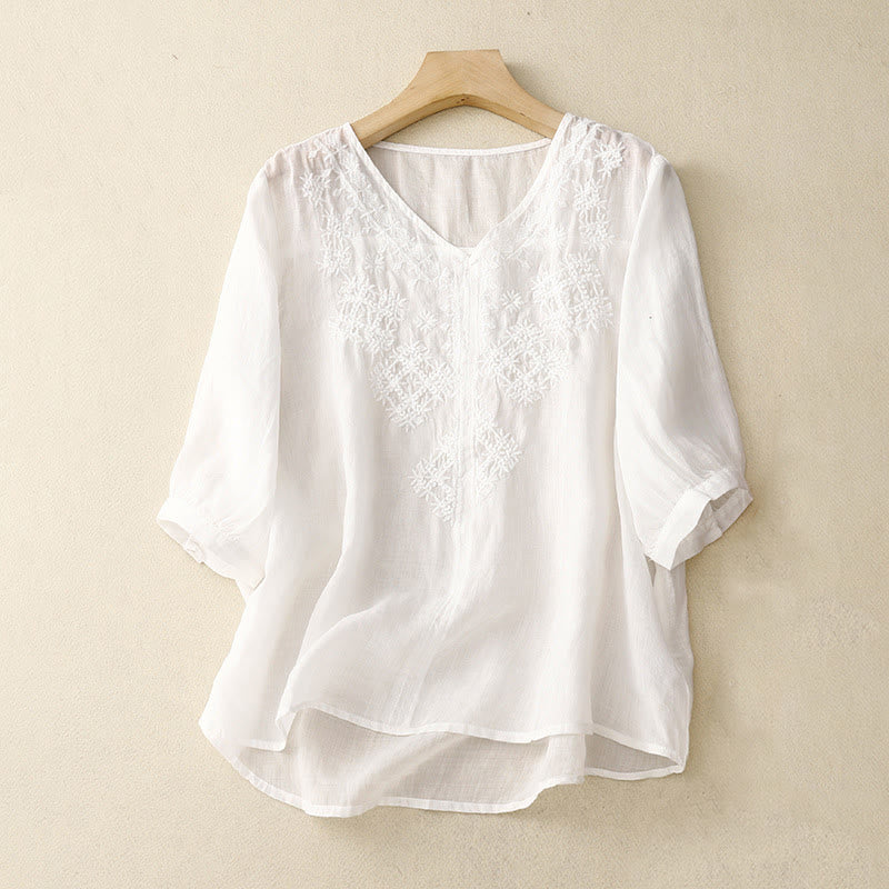 Camicia da donna a maniche corte con scollo a V e ricami a tema Buddha Stones. - Bianco - US12, UK/AU16, EU44 (2XL) - image 15