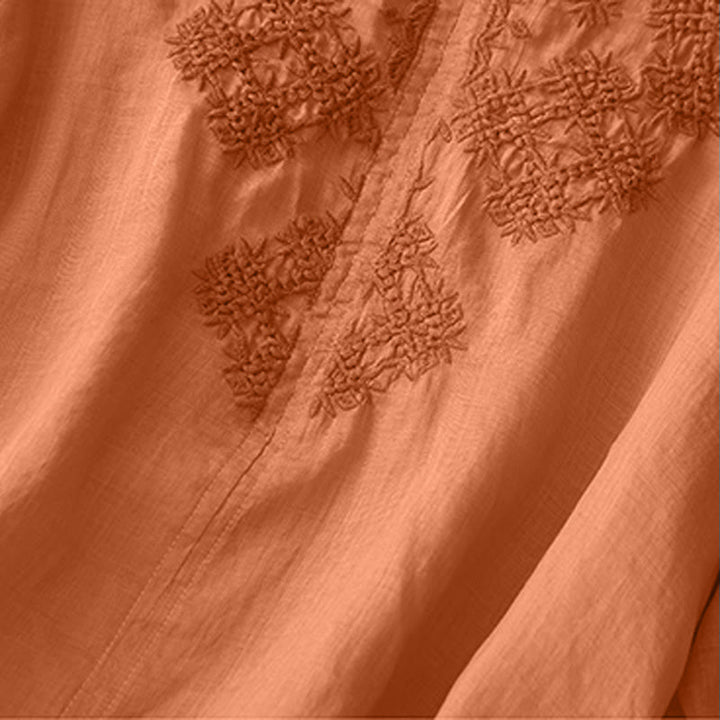 Camicia da donna a maniche corte con scollo a V e ricami a tema Buddha Stones. - image 6
