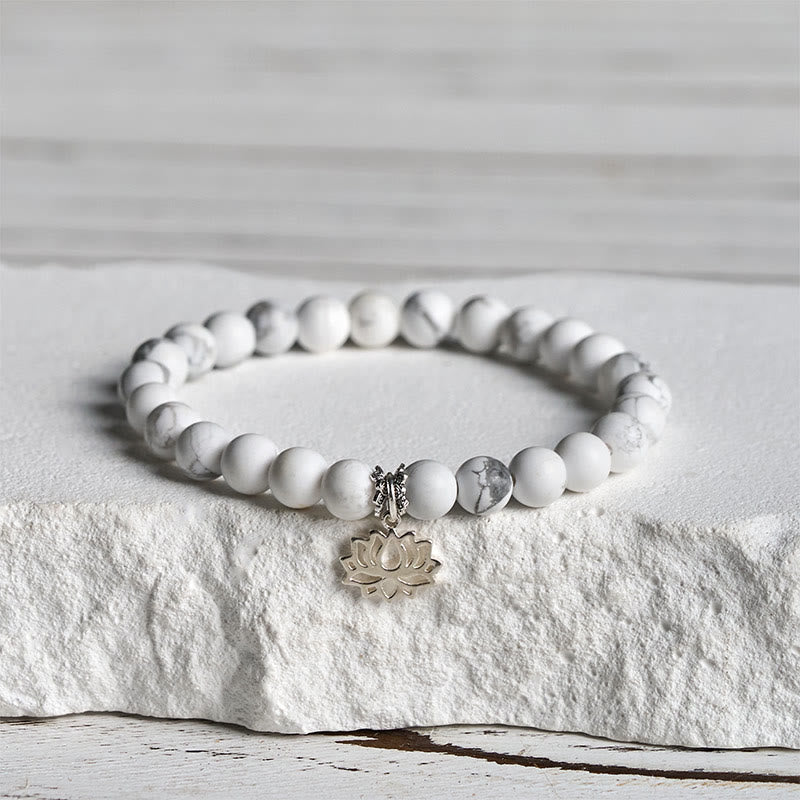 Bracciale Buddha Stones in argento sterling 925 con motivo a loto e turchese bianco naturale, simbolo della ricchezza - 20 centimetri - 6 millimetri - image 0