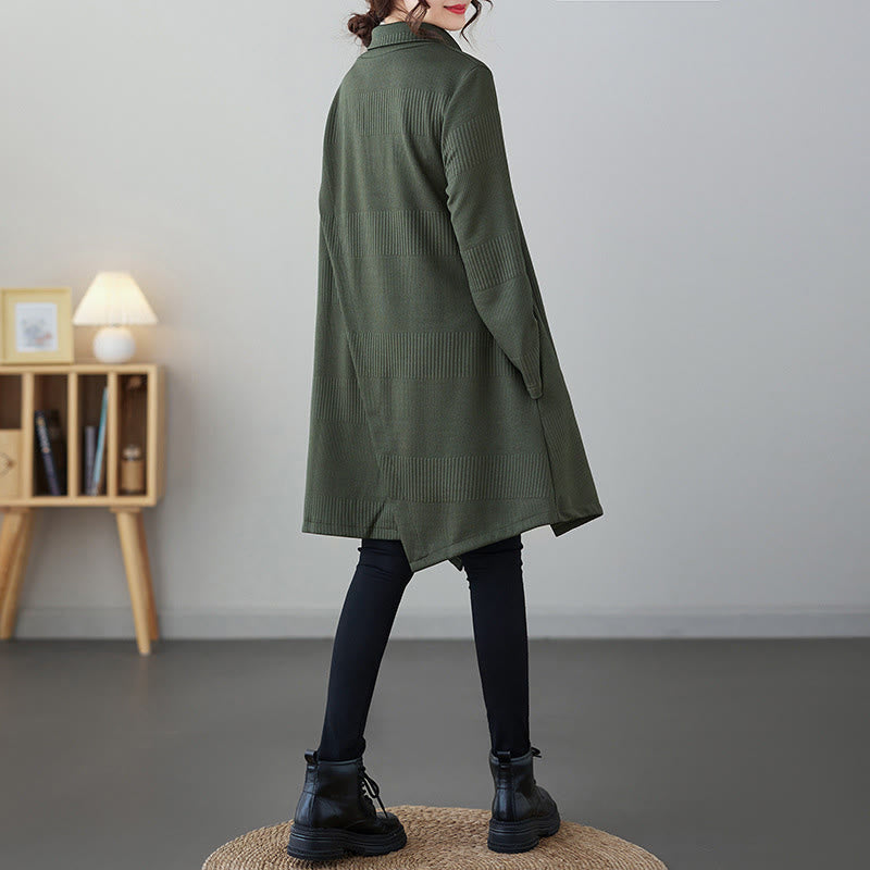 Abito midi invernale con orlo irregolare, collo alto e maniche lunghe, con tasche, modello Buddha Stones. - image 1