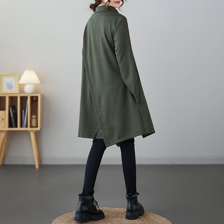 Abito midi invernale con maniche lunghe e collo alto, orlo irregolare e tasche, motivo Buddha Stones - image 1