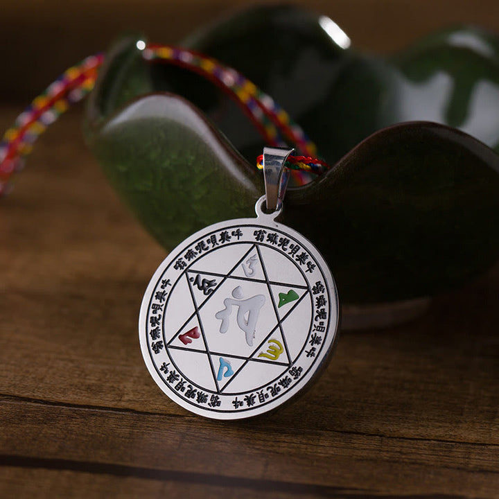 Collana con ciondolo in corda di protezione in acciaio al titanio Buddha Stones colorate Om Mani Padme Hum - image 3