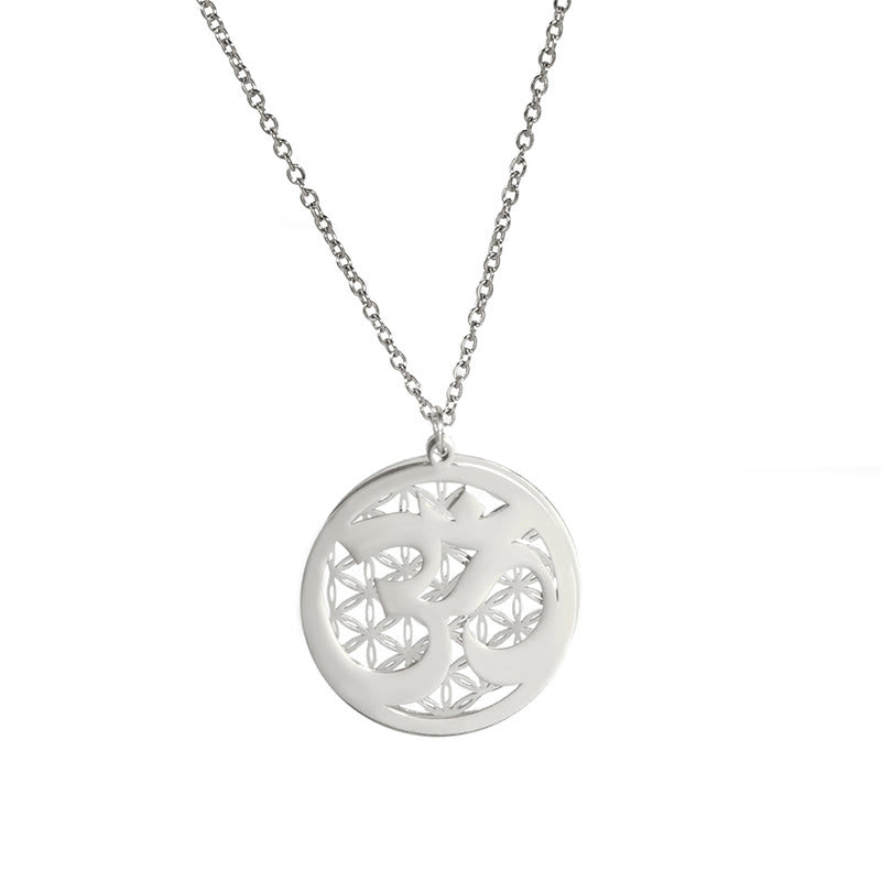 Collana con ciondolo in acciaio inossidabile con simbolo Om e design a forma di fiore cavo Buddha Stones - image 5