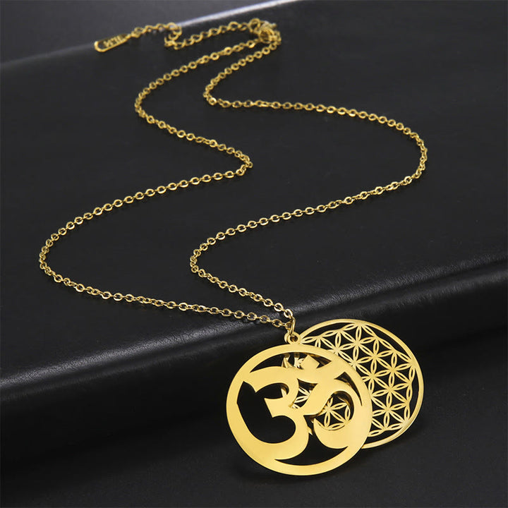 Collana con ciondolo in acciaio inossidabile con simbolo Om e design a forma di fiore cavo Buddha Stones - image 10