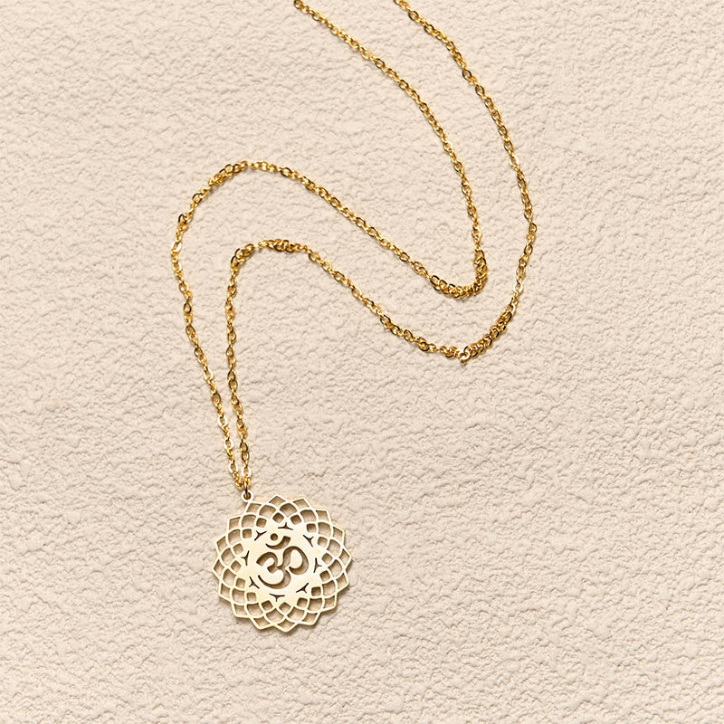 Collana con ciondolo in acciaio inossidabile con simbolo Om Buddha Stones, motivo: loto cavo - image 4