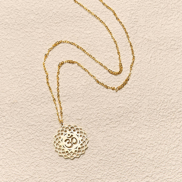 Collana con ciondolo in acciaio inossidabile con simbolo Om Buddha Stones, motivo: loto cavo - image 4