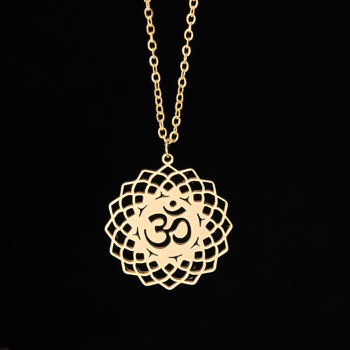 Collana con ciondolo in acciaio inossidabile con simbolo Om Buddha Stones, motivo: loto cavo - image 2