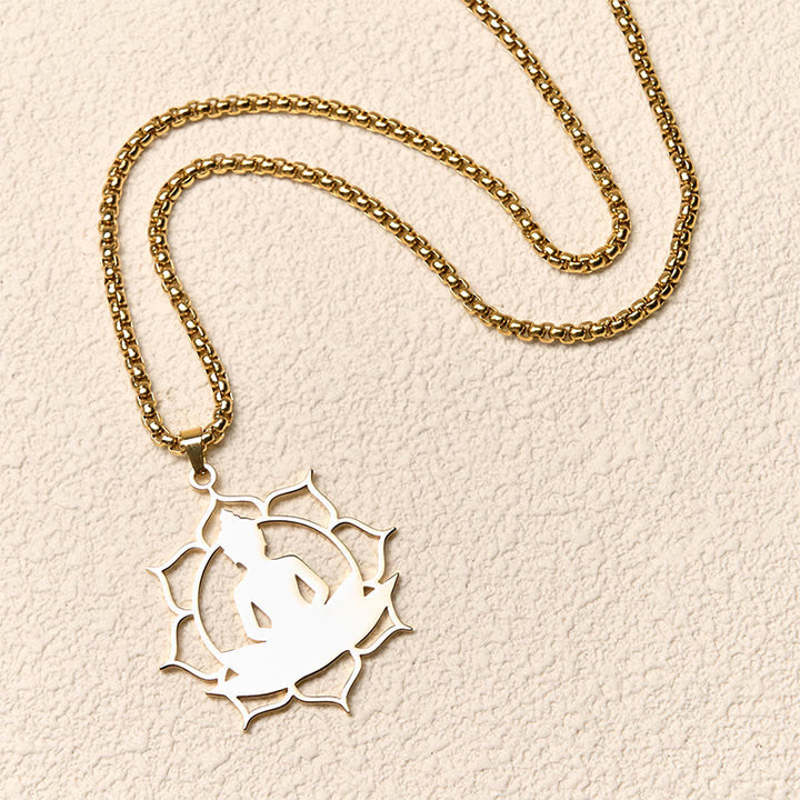Collana con ciondolo dell'illuminazione in acciaio inossidabile con design vintage Buddha Stones Buddha seduto sul loto di Buddha - image 2