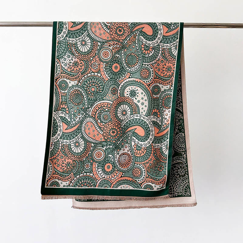 Sciarpa morbida con nappe, motivo geometrico paisley, stile etnico invernale, motivo Buddha Stones - Verde scuro - 186*66 cm - image 6