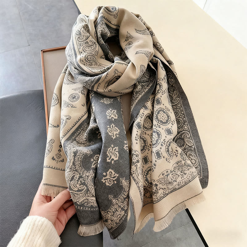 Sciarpa spessa e morbida, motivo patchwork geometrico con nappe Buddha Stones - image 3